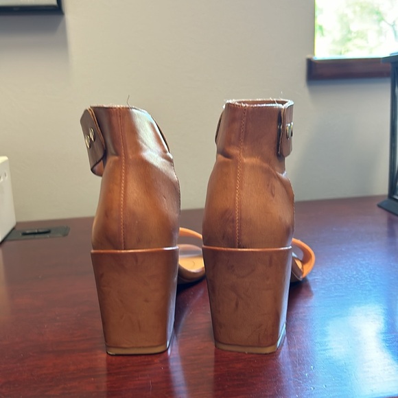 Stradivarius ankle strap shoes - Picture 2 of 5